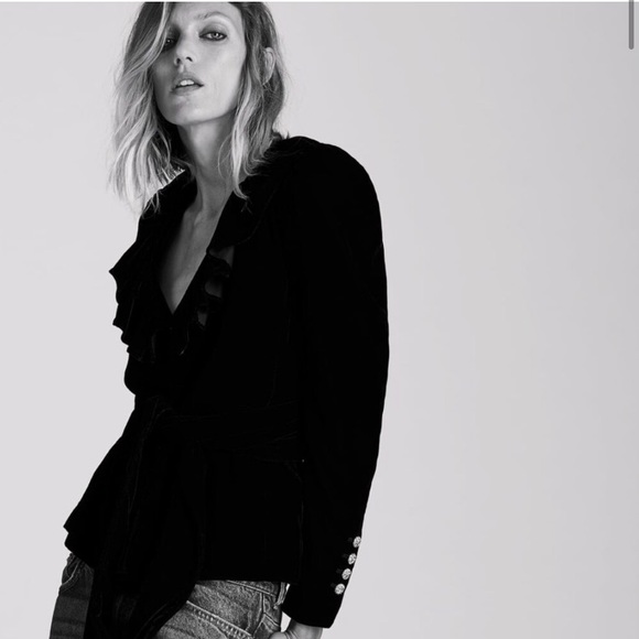 🌙ZARA black ruffled tie belt velvet blazer🌙 - Picture 6 of 10